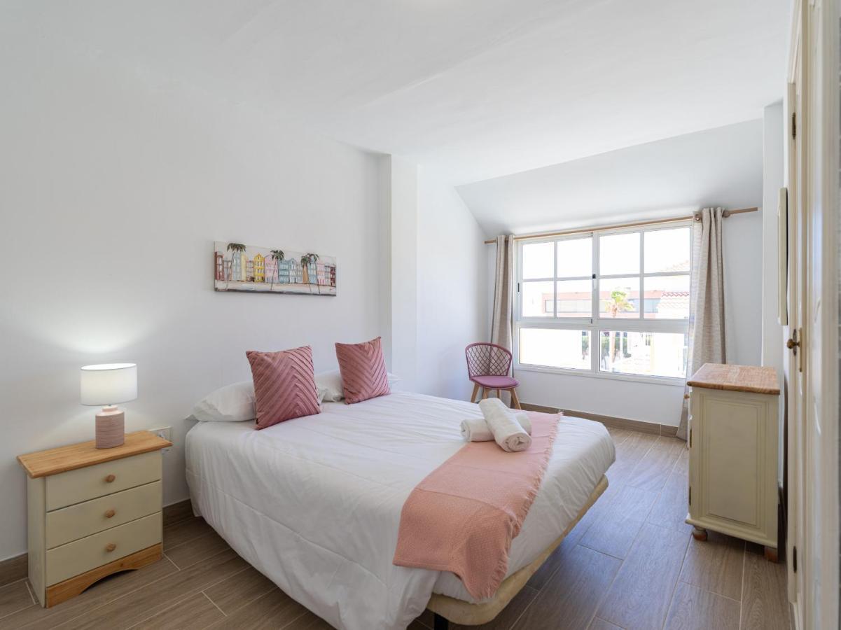 Apartamento En El Castillo Con Piscina 科斯塔卡莱塔 外观 照片
