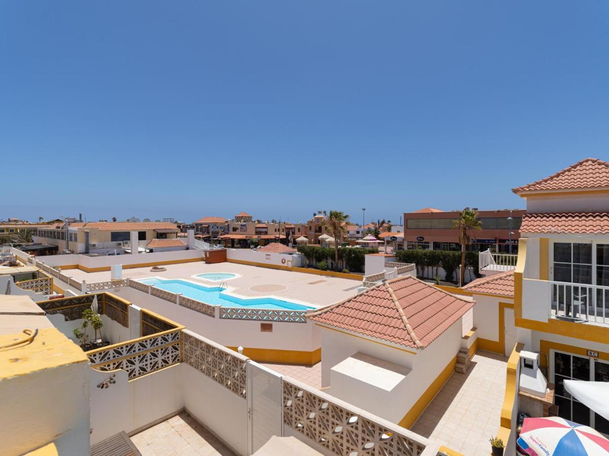 Apartamento En El Castillo Con Piscina 科斯塔卡莱塔 外观 照片