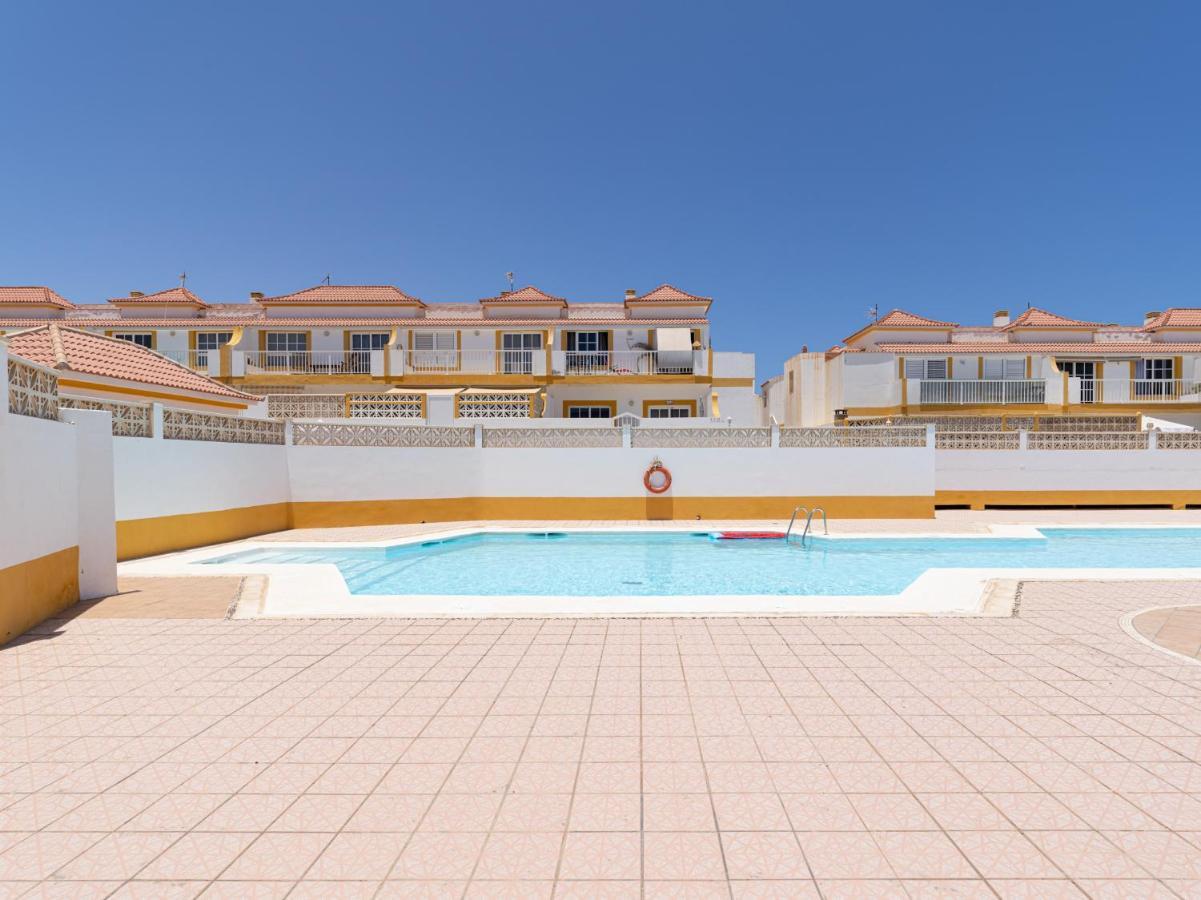 Apartamento En El Castillo Con Piscina 科斯塔卡莱塔 外观 照片